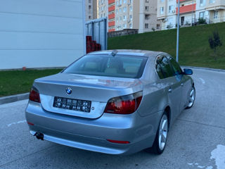 BMW 5 Series foto 3