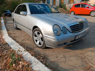 Mercedes E-Class foto 5