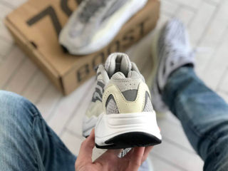 Adidas Yeezy Boost 700 Static foto 5