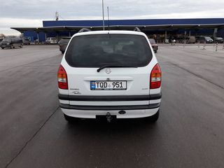 Opel Zafira foto 3