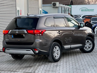 Mitsubishi Outlander foto 3