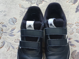 Adidași , piele naturala, măr.35. firma (adidas). foto 3