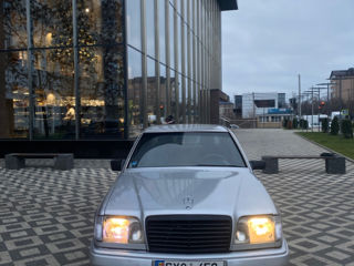 Mercedes E-Class foto 3