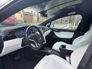 Tesla Model X foto 4