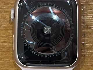 Apple Watch 4 Gold 44 mm фото 3