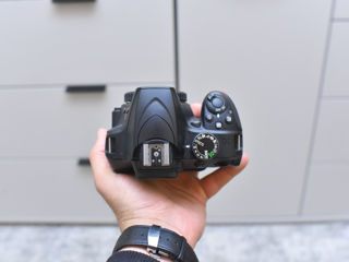 Nikon D3400 kit (2000 de cadre) foto 1