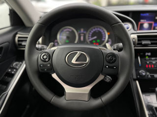 Lexus IS Series фото 12