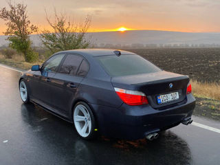 BMW 5 Series foto 2