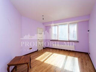 Apartament superb cu 2 camere, euroreparație, 65 mp, sect. Centru, 66900  € foto 2