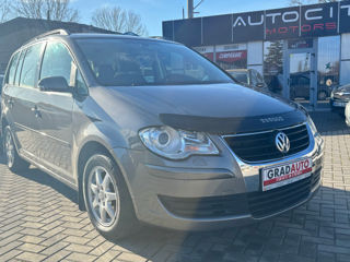 Volkswagen Touran foto 2