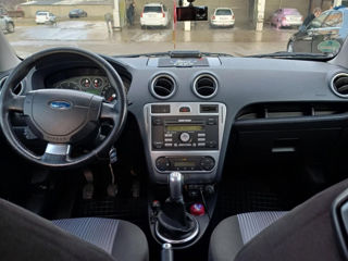 Ford Fusion foto 9