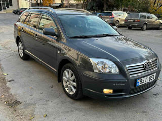 Toyota Avensis foto 2