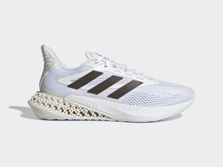 Vând adidas urgent