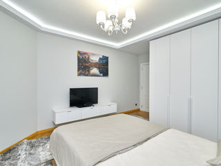 Apartament cu 2 camere, 100 m², Centru, Chișinău foto 10