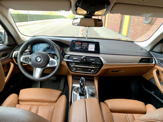 BMW 5 Series foto 8