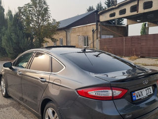 Ford Fusion foto 6