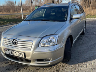 Toyota Avensis foto 2