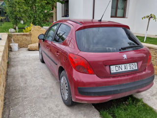 Peugeot 207 foto 3