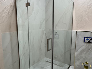 Стеклянные душевые кабины, перегородки, ограждения. фото 3