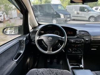 Opel Zafira foto 10