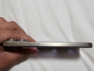 iPhone 15 Pro Max Grey Titanium foto 5