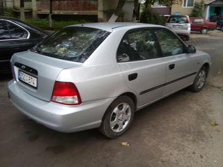 Hyundai Accent foto 5