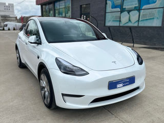 Tesla Model Y foto 2