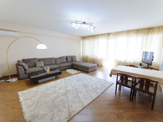Apartament cu 3 camere, 116 m², Centru, Chișinău