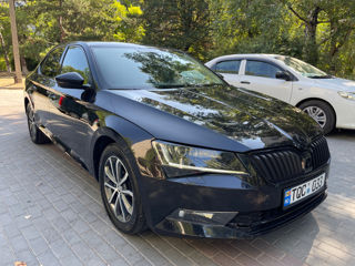 Skoda Superb foto 2