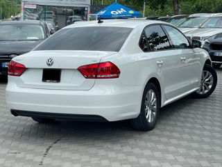 Volkswagen Passat foto 4