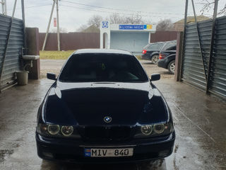 BMW 5 Series foto 4