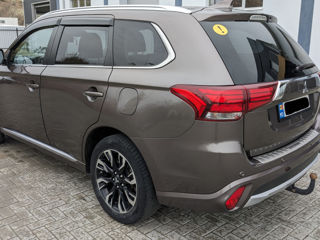 Mitsubishi Outlander foto 4