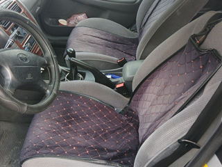 Toyota Avensis foto 8