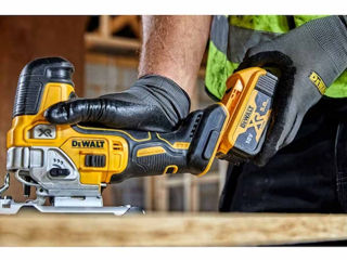 DEWALT DCS335N-XJ  Fierastrau pentru decupat (лобзик) foto 6