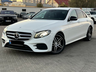 Mercedes E-Class foto 1