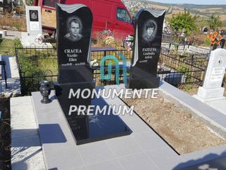 Monumente funerare din granit - prelucrare manuala - Monumente Premium foto 8