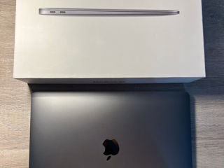 Продам MacBook Air M1 2020