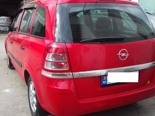 Opel Zafira foto 1