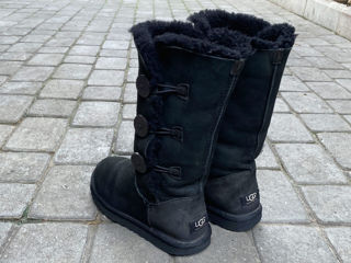 UGG Bailey Button Triplet Boots. Размер 37. В отличном состоянии. Оригинал. foto 5