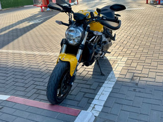 Ducati Monster 821 foto 2