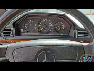 Mercedes Series (W124) foto 9