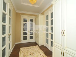 Casă cu 2 nivele, euroreparație, 2500 € ! foto 8