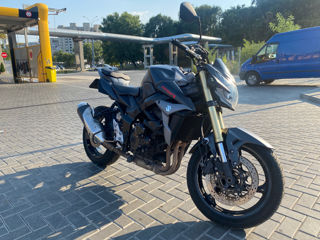 Suzuki GSR 750