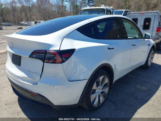 Tesla Model Y foto 5