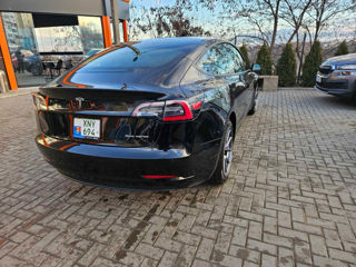 Tesla Model 3 foto 8