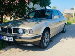 BMW 5 Series foto 3