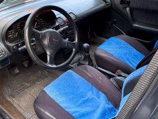 Mazda 323 foto 4