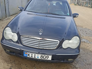 Mercedes C-Class foto 3