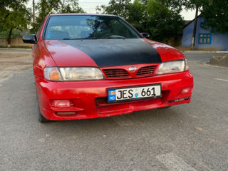 Nissan Almera foto 2