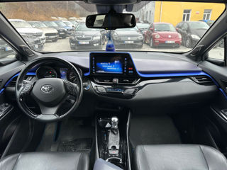 Toyota C-HR foto 12